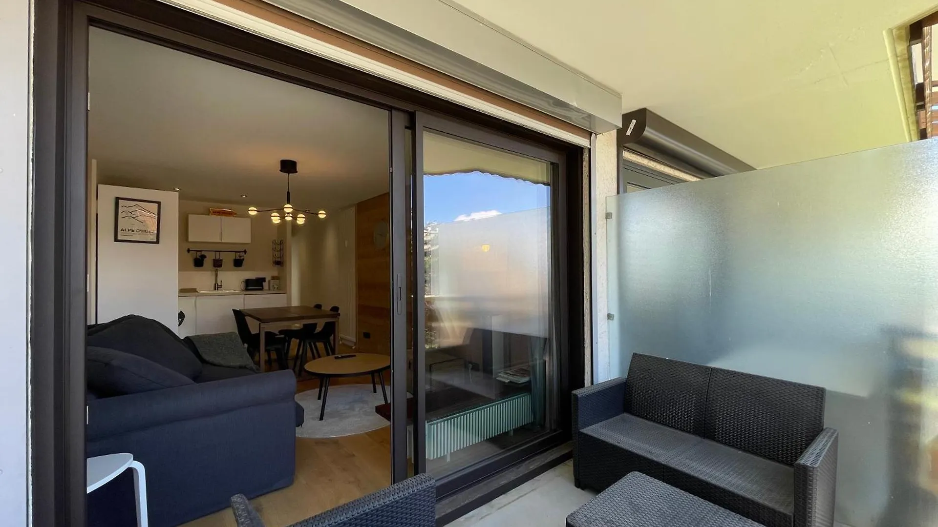 Homency - Residence Helios A1 ألب دويز